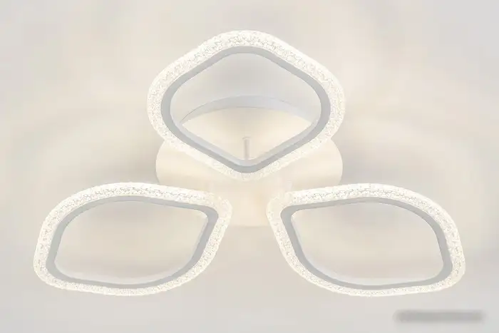 Припотолочная люстра Escada 10251/3LED White – фото товара