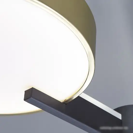 Припотолочная люстра Escada 10209/3LED (золото/черный) – фото товара