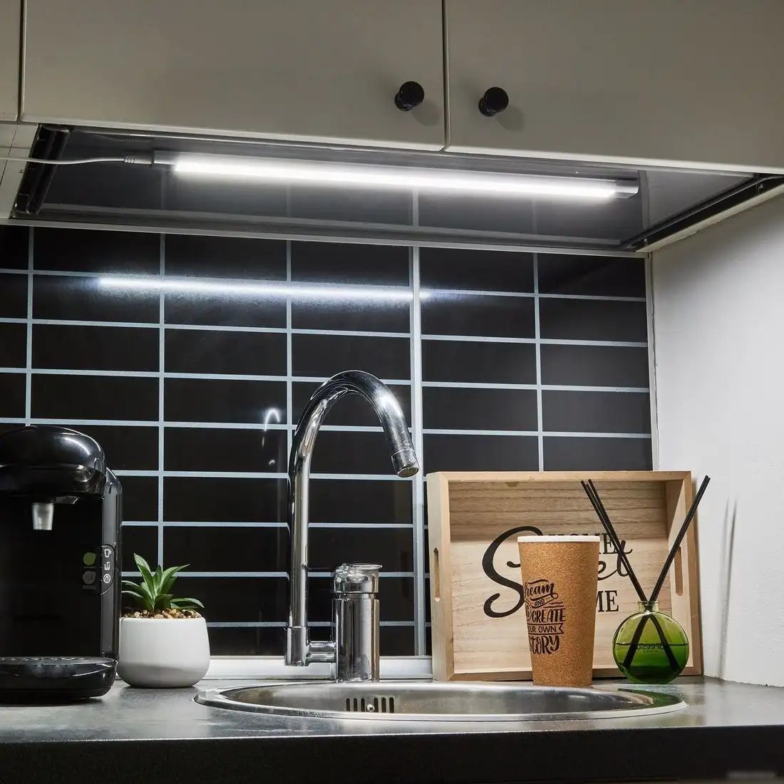 Линейный светильник Uniel ULI-F46-8W/2700-6000K/DIM SENSOR IP20 SILVER UL-00008283 – фото товара