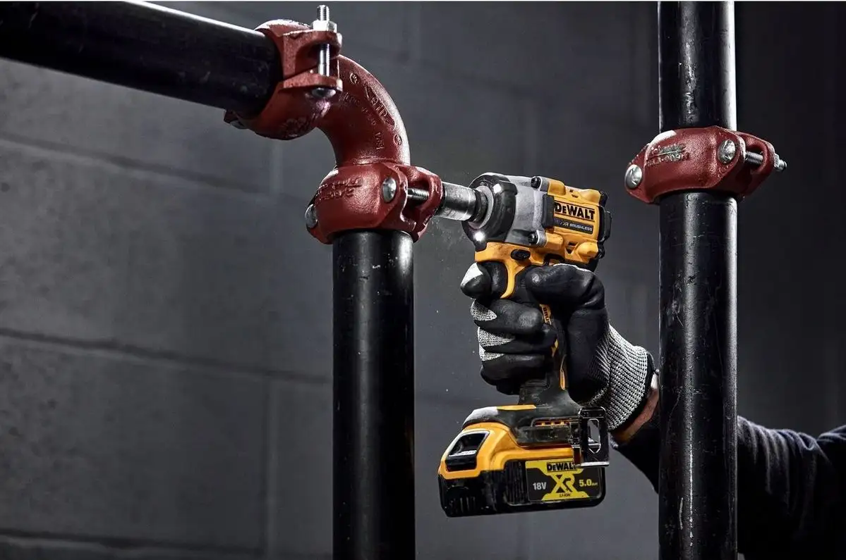 Гайковерт DeWalt DCF922P2T (с 2-мя АКБ, кейс) – фото товара