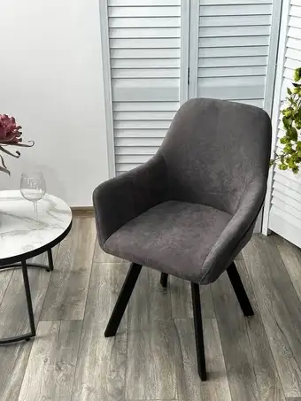 Стул с подлокотниками M-City Jet 670M05343 (B28 темно-серый/черный) – изображение в каталоге