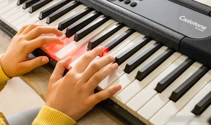 Синтезатор Casio LK-S450 – фото товара