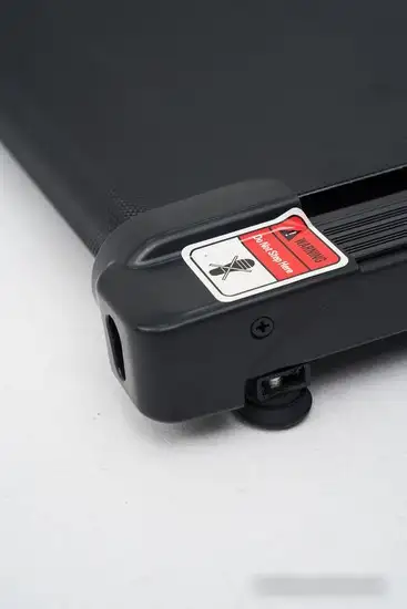 Электрическая беговая дорожка Calviano Slim Black – фото товара