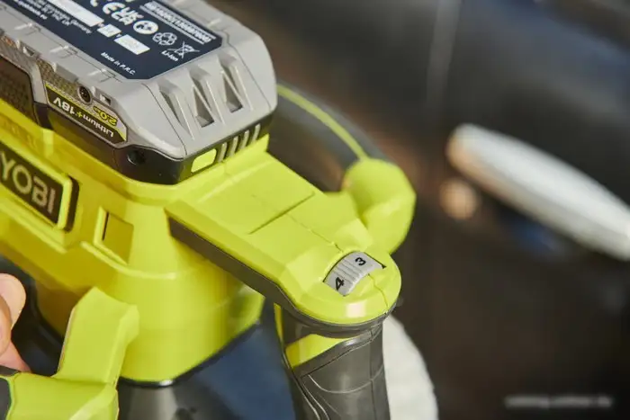 Полировальная машина Ryobi RBP18250-0 5133005541 (без АКБ) – фото товара