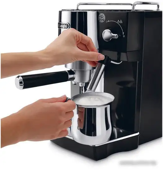 Рожковая помповая кофеварка DeLonghi EC 820.B - фото товара