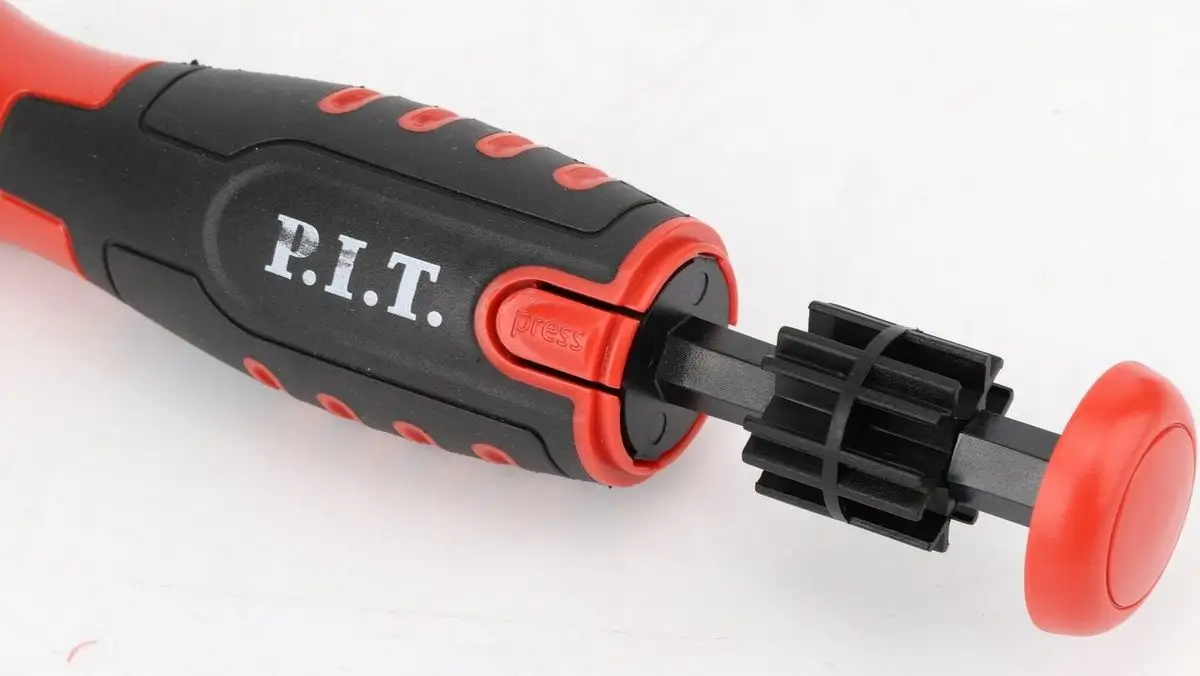 Набор отвертка с битами P.I.T. Advance HSDR04-0012A (13 предметов) – фото товара