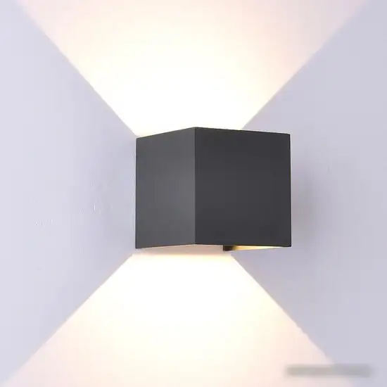 Уличный настенный светильник Mantra Davos 6520