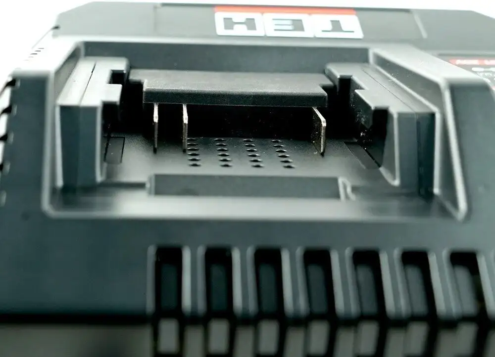 Зарядное устройство TEH FC01 20V (20В) – фото товара