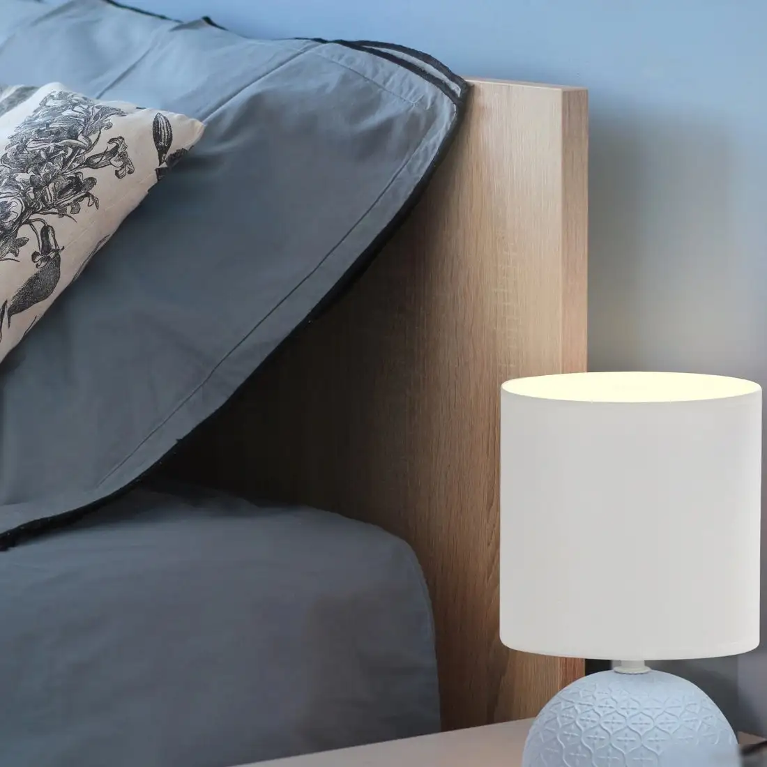 Настольная лампа Uniel UML-B302 E14 BLUE UL-00010752 – фото товара