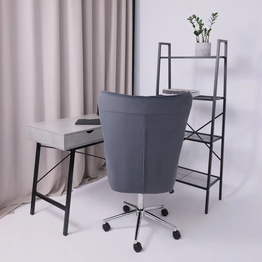 Офисное кресло AksHome Bella XL (chrome Kiton 713 Graphite велюр/графит) – фото товара