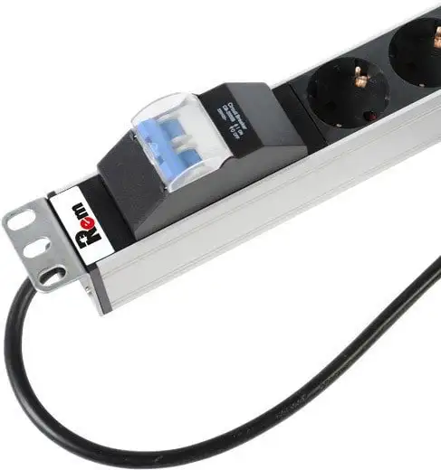 Блок розеток ЦМО R-16-7S-A-440-3 (7 розеток, шнур 3 м) – фото товара