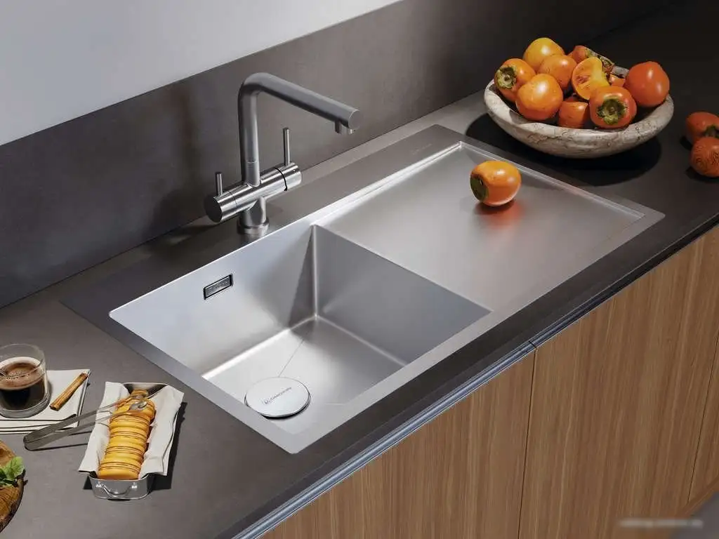 Смеситель Omoikiri Takamatsu-LG (светлое золото) - фото товара