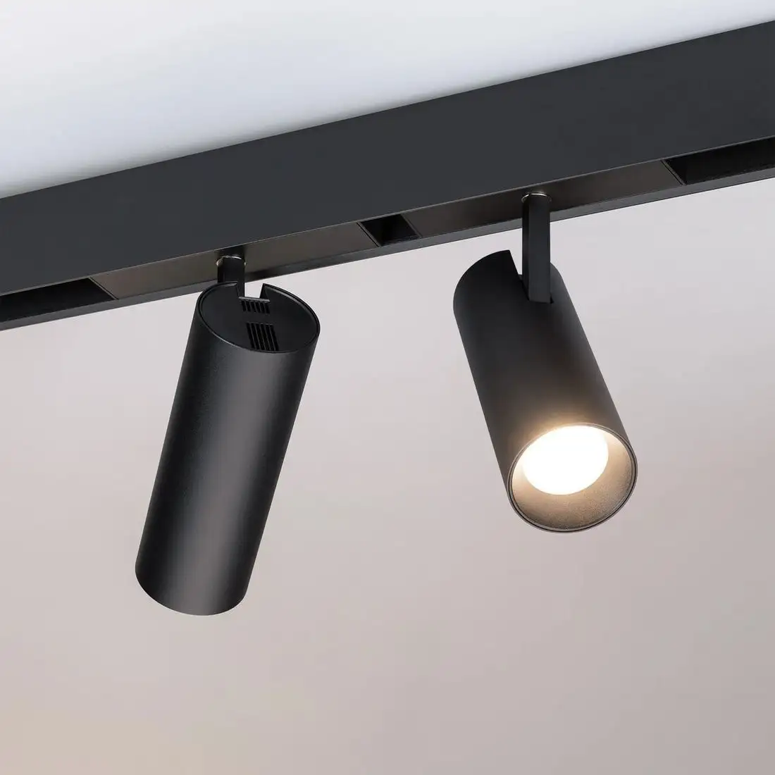 Трековый светильник Arlight Mag-Spot-45-R65-18W Warm3000 046595 – фото товара