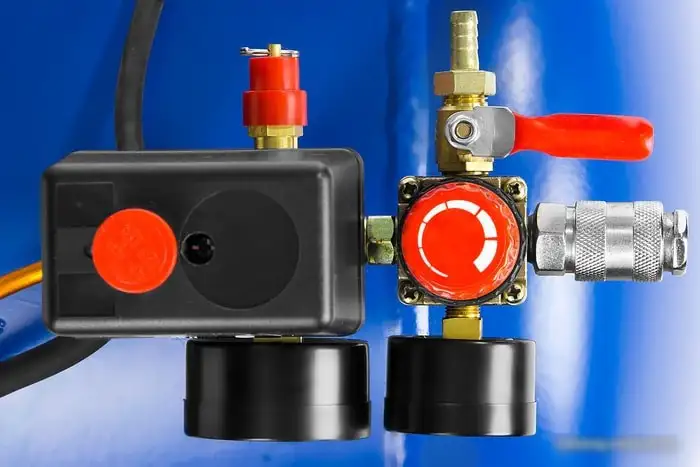 Компрессор Зубр ЗКПМ-440-100-Р-2.2 – фото товара