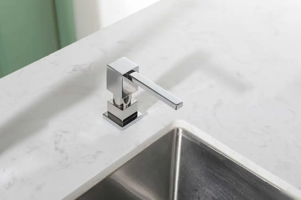 Дозатор для жидкого мыла Grocenberg AC0033 (хром) – фото товара