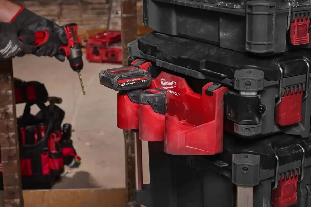 Держатель для АКБ Milwaukee 4932498646 – фото товара