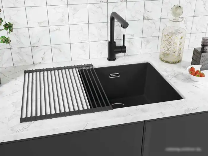 Смеситель Omoikiri Nakagawa 2 Plus-BL (черный) - фото товара