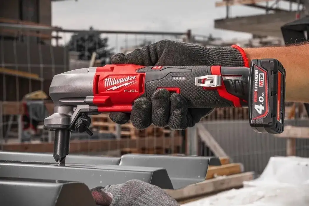 Высечные электрические ножницы Milwaukee M12 FNB16-402X 4933479619 (с 2-мя АКБ, кейс) – фото товара