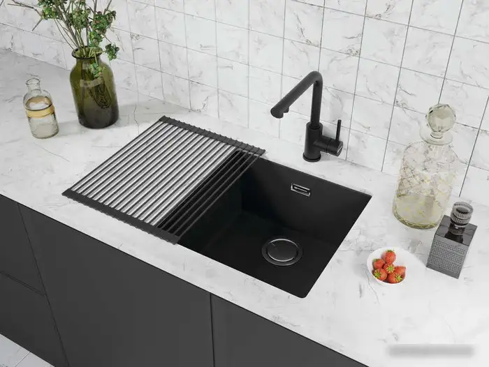 Смеситель Omoikiri Nakagawa 2 Plus-BL (черный) - фото товара