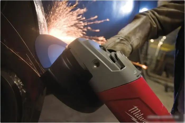 Угловая шлифмашина Milwaukee AGVK24-230EK 4933451413 – фото товара