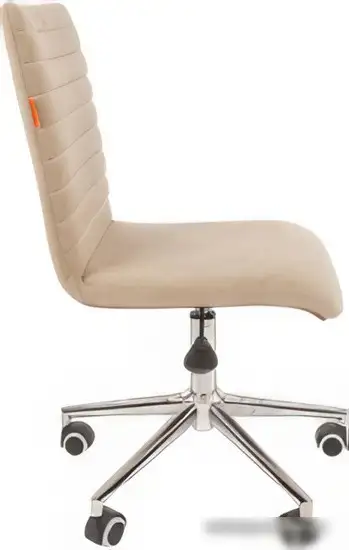 Кресло CHAIRMAN 020 (ткань T-6 бежевый) – фото товара