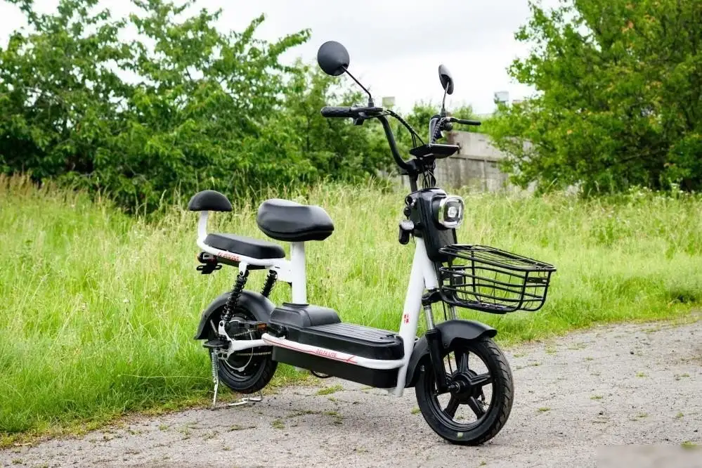 Электроскутер AVM Delta Lite (черный) – подробное фото Электроскутер AVM Delta Lite (черный) – фото товара