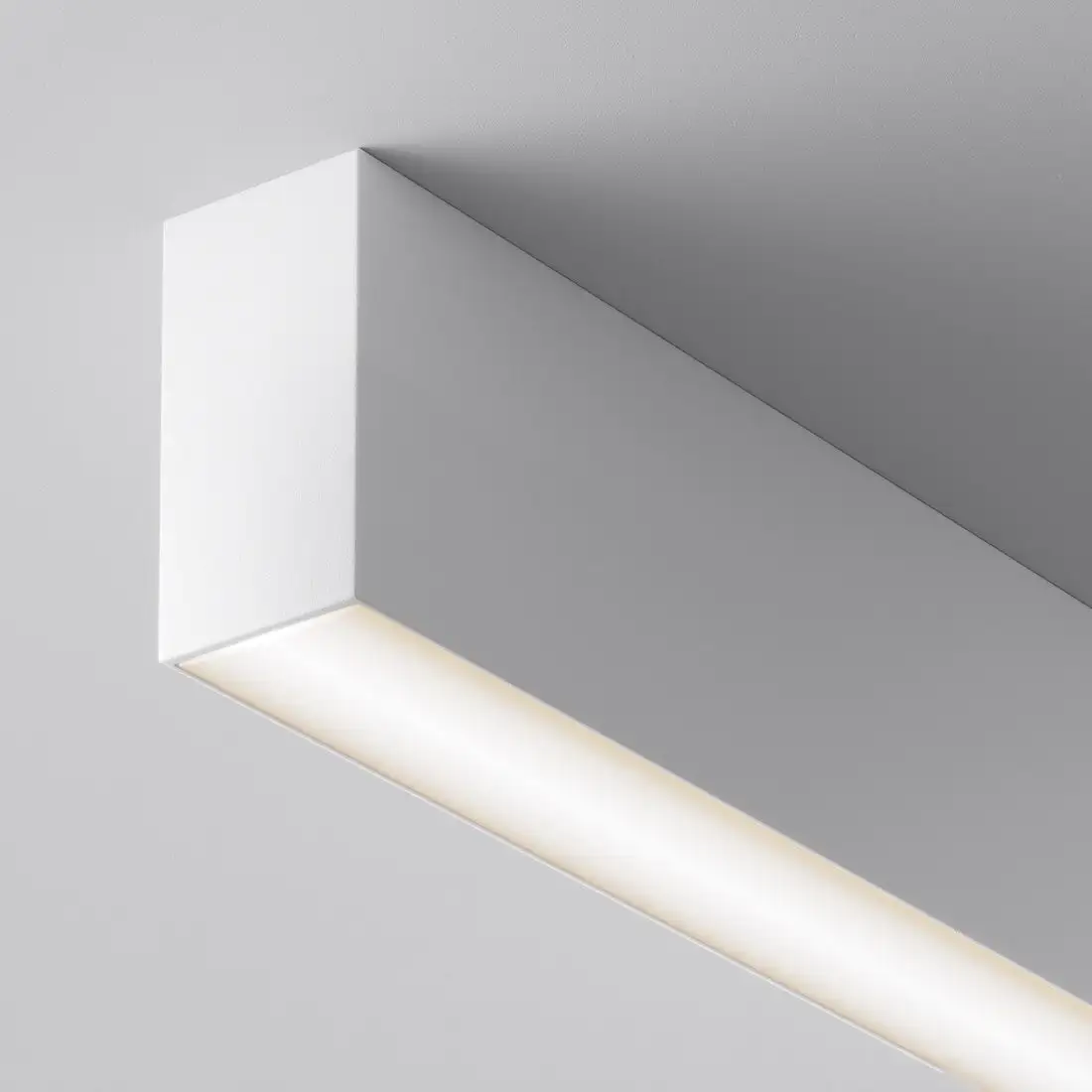 Линейный светильник Maytoni Basis C068CL-20W3-6K-W – фото товара