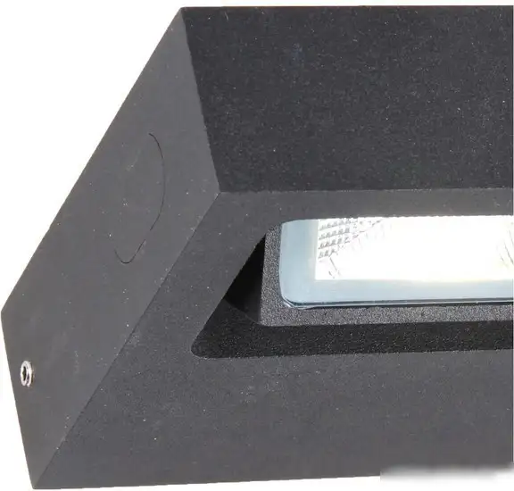 Уличный настенный светильник Favourite Trendy 3033-1W