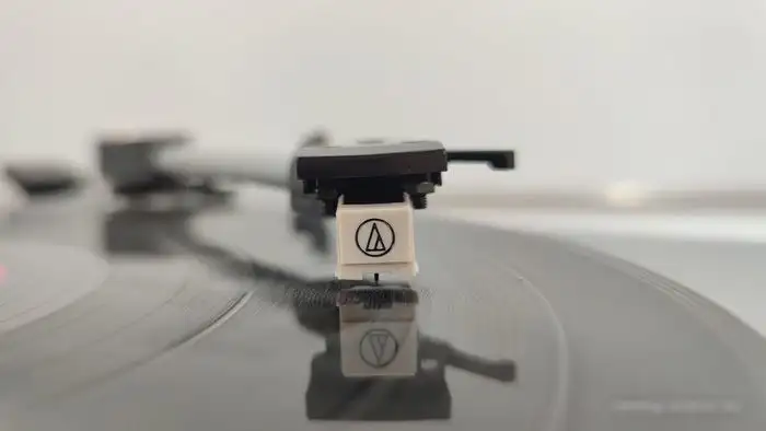 Виниловый проигрыватель Music Public Kingdom TT21AT – фото товара