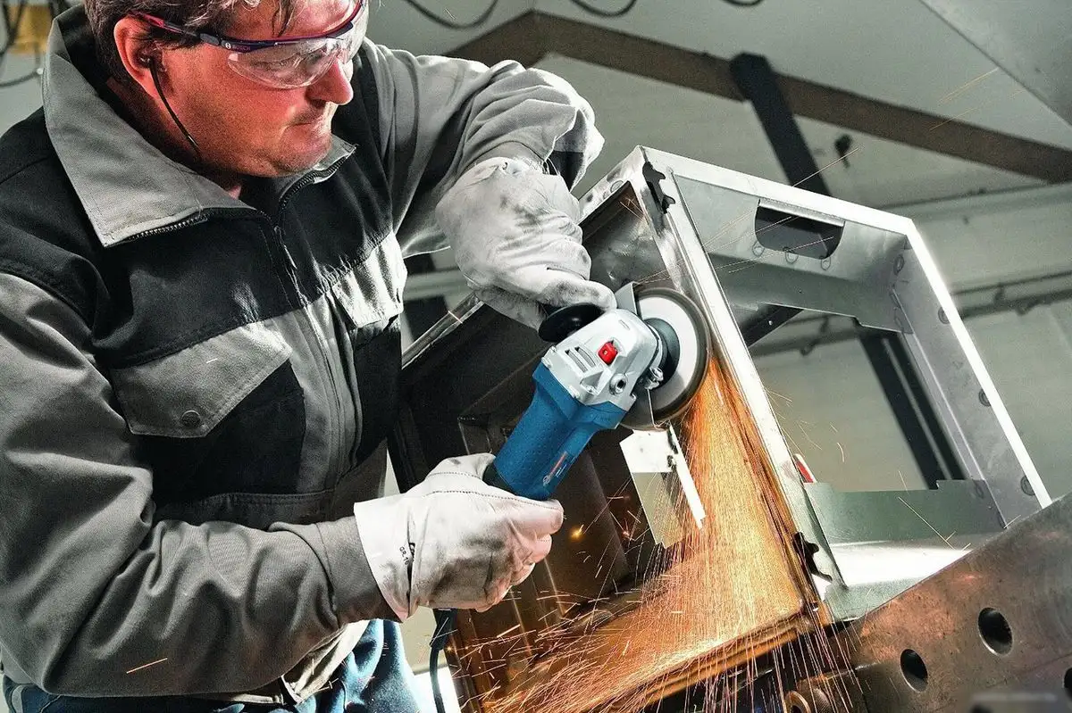 Угловая шлифмашина Bosch GWS 7-125 Professional [0601388108] – фото товара