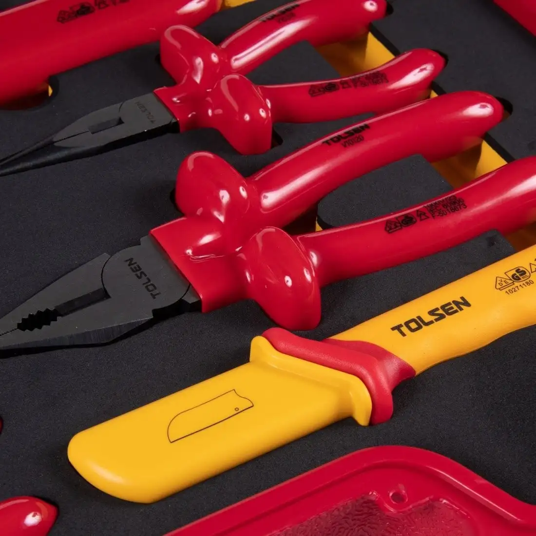 Универсальный набор инструментов Tolsen TTV83718 (18 предметов) – фото товара