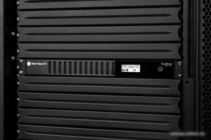 Источник бесперебойного питания Systeme Electric SMTSE750RMI1U – фото товара