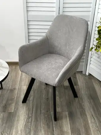 Стул с подлокотниками M-City Jet 670M05310 (B22 серый/черный) – изображение в каталоге