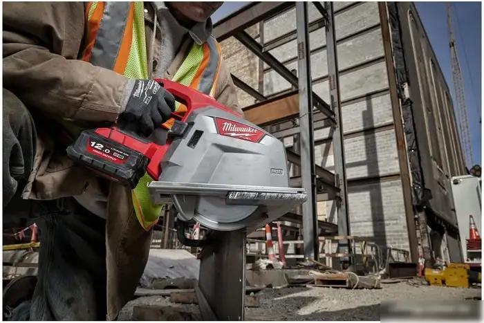 Дисковая (циркулярная) пила Milwaukee Fuel M18 FMCS66-0C 4933472110 (без АКБ, кейс) – фото товара