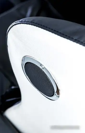 Массажное кресло VictoryFit VF-M58 (черный/белый)