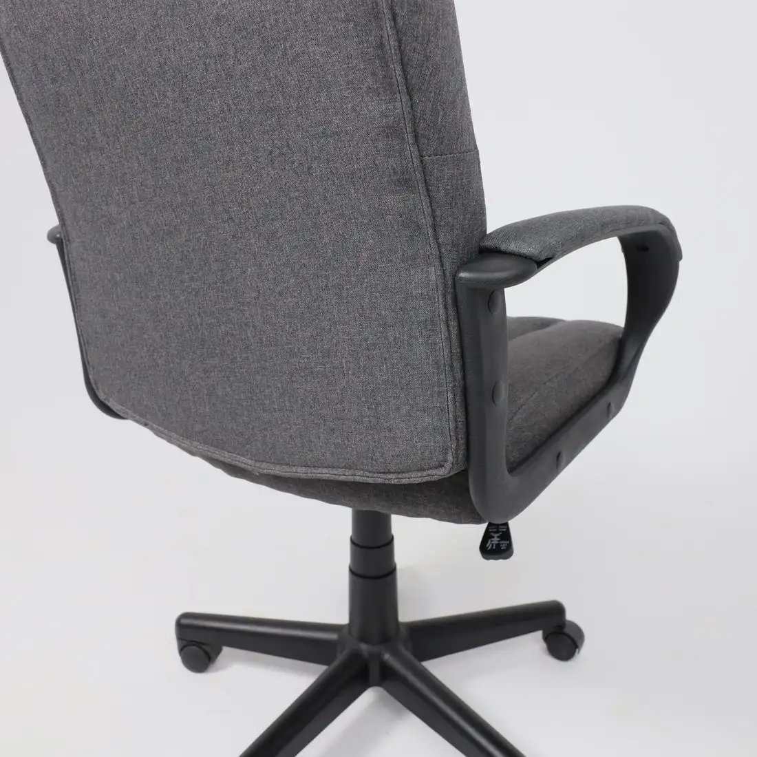 Офисное кресло AksHome Fund (ткань, серый) – фото товара