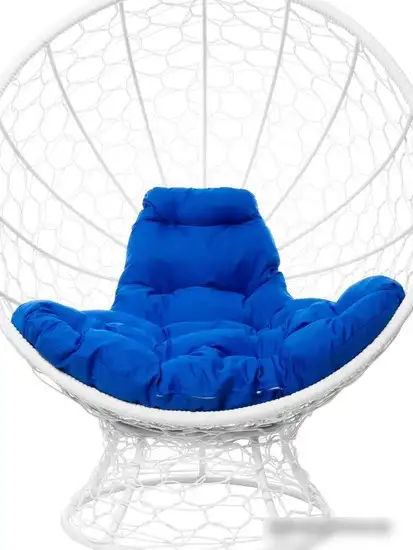 Кресло M-Group Кокос на подставке 11590110 (белый ротанг/синяя подушка) – фото товара