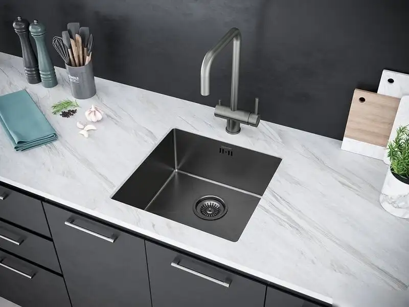 Кухонная мойка Paulmark Gerberg 44 UNI PM254444-GM (черный/вороненая сталь) - фото товара