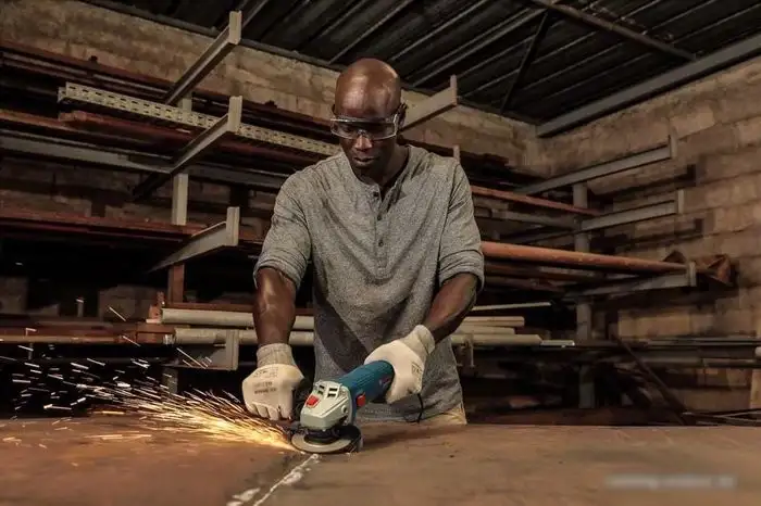 Угловая шлифмашина Bosch GWS 700 Professional 06013A30R0 – фото товара