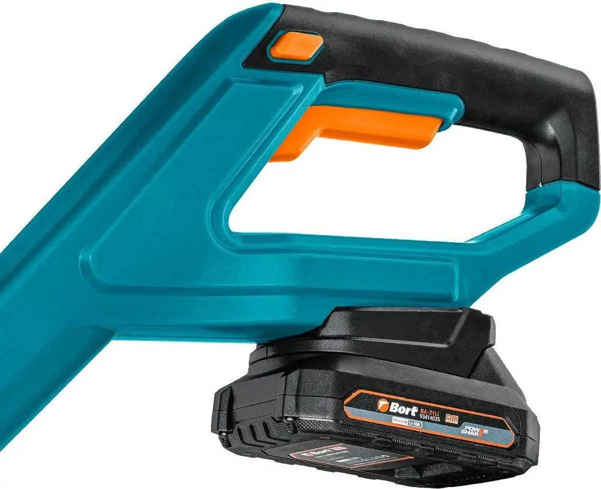 Снегоуборщик Bort BSF-31 (с 1-им АКБ) – подробное фото Снегоуборщик Bort BSF-31 (с 1-им АКБ) – фото товара