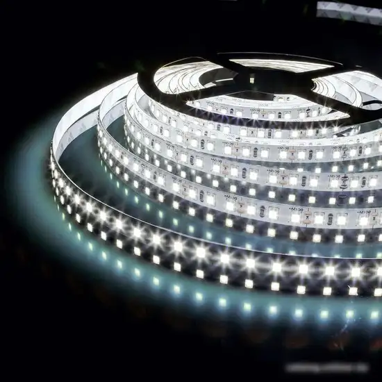 Светодиодная лента Elektrostandard 12V 9.6W 120Led 2835 IP65 холодный белый a052851 – фото товара