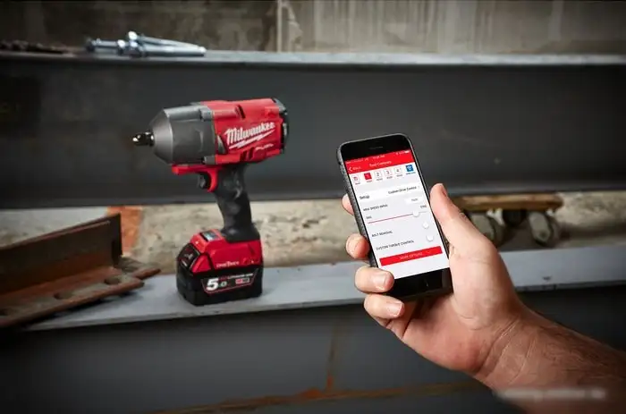 Гайковерт Milwaukee M18 ONEFHIWF12-502X 4933459727 (с 2-мя АКБ, кейс) – фото товара