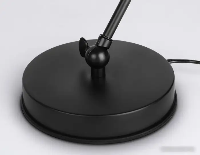 Настольная лампа Ambrella Traditional TR8153 – фото товара