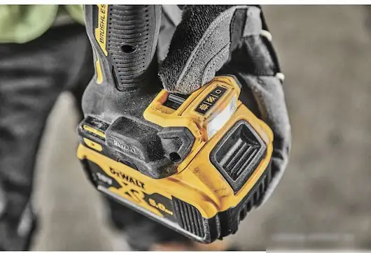 Дрель-шуруповерт DeWalt DCD800P2T (с 2-мя АКБ, кейс) – фото товара