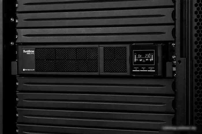 Источник бесперебойного питания Systeme Electric SRTSE2000RTXLI – фото товара