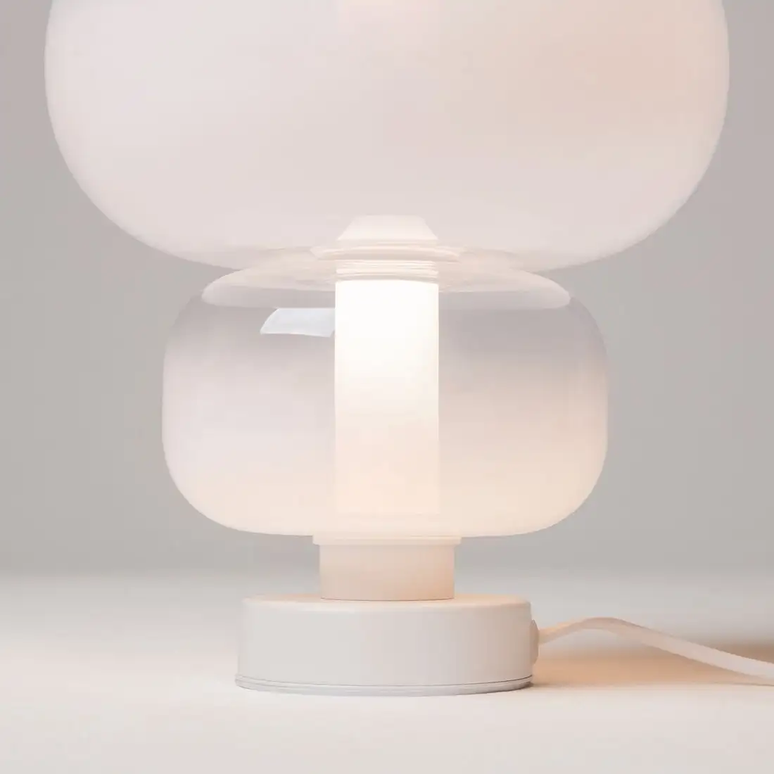 Настольная лампа Maytoni Atmos MOD364TL-L15W3K – фото товара