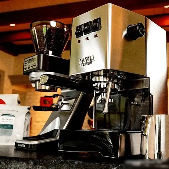 Рожковая помповая кофеварка Gaggia Classic Evo Inox 9481/11 - фото товара