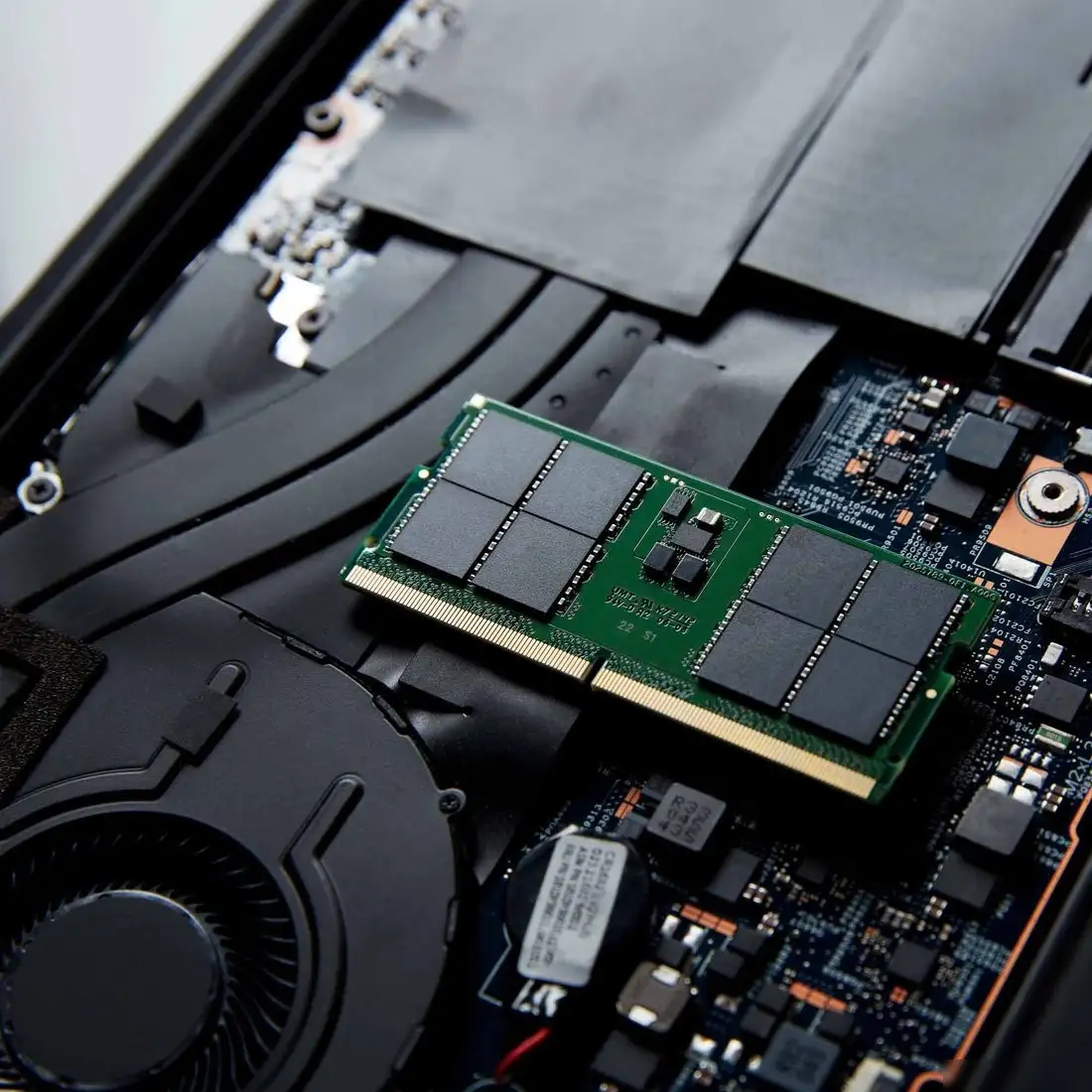 Оперативная память Kingston 16ГБ DDR5 SODIMM 5600 МГц KCP556SS8-16 – фото товара