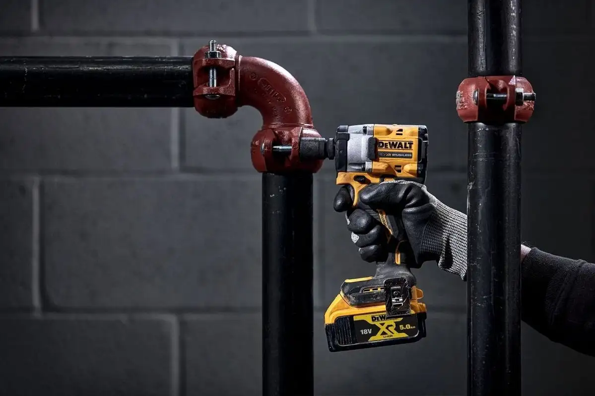 Гайковерт DeWalt DCF922P2T (с 2-мя АКБ, кейс) – фото товара