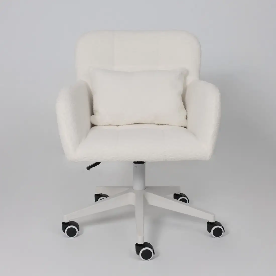 Офисное кресло AksHome Musa (букле/белый) – фото товара